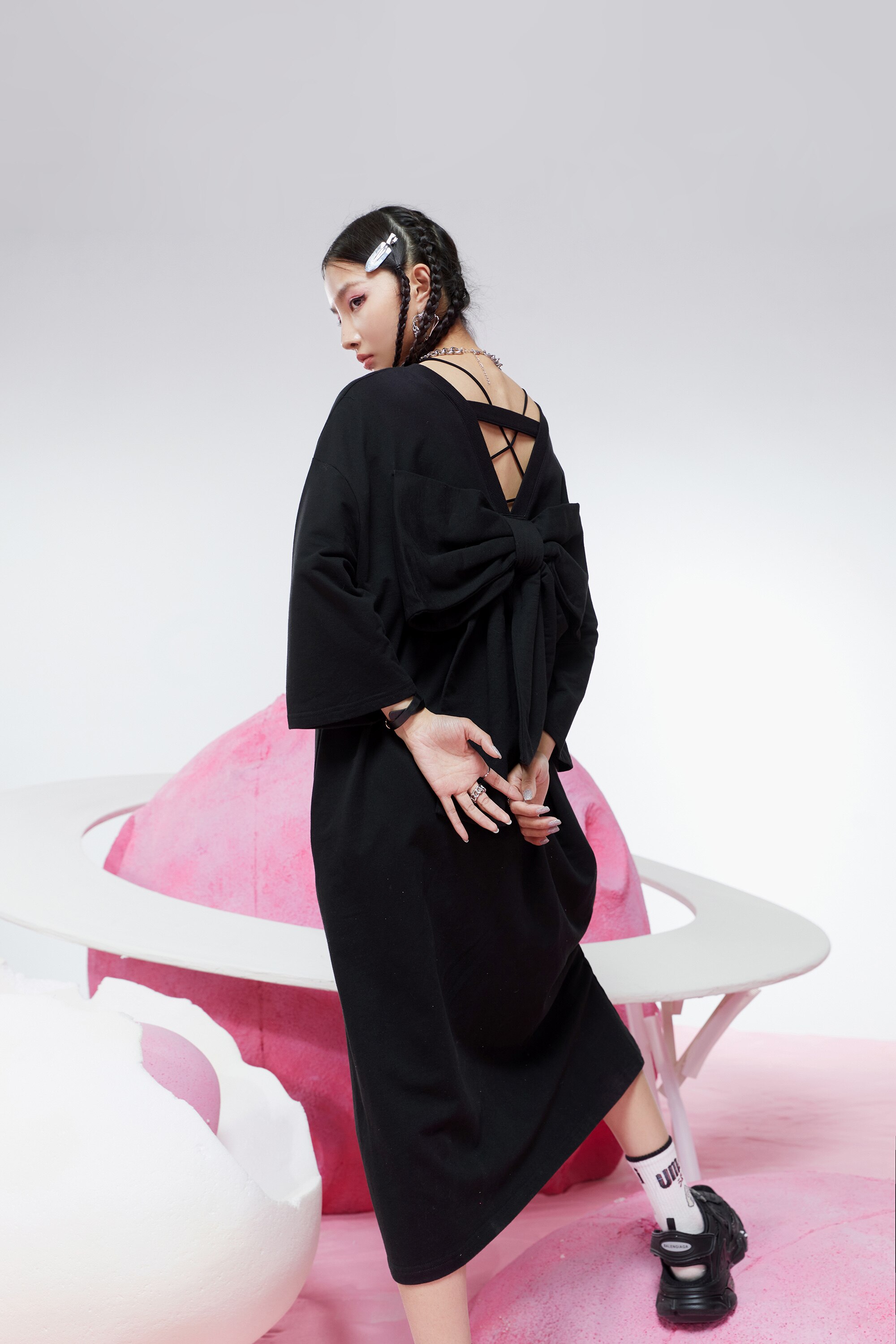 Harajuku Graphic Print Straight Casual Vintage Dress for women, featuring a backless design with a bow, knee-length cut, and vibrant print.