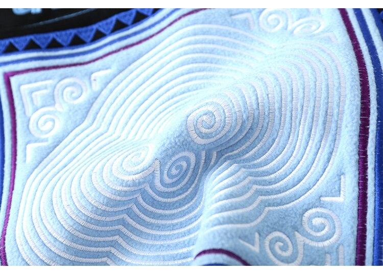 Men's vintage graphic letter embroidery hoodie in black and white, showcasing a stylish pullover design perfect for autumn and winter.