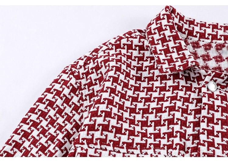 Men's classic knitted plaid jacket with turn-down collar, perfect for autumn and winter wear, featuring pockets and a loose fit.