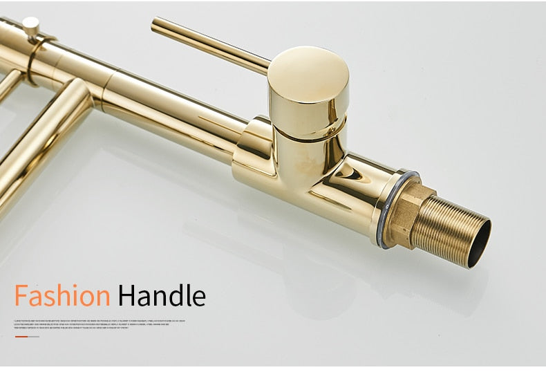 Gold Torneira Para Cozinha kitchen faucet with pull-out spring spout, showcasing its elegant design and brass construction.