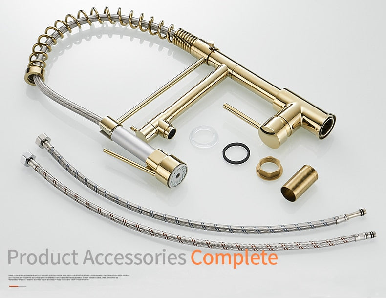 Gold Torneira Para Cozinha kitchen faucet with pull-out spring spout, showcasing its elegant design and brass construction.