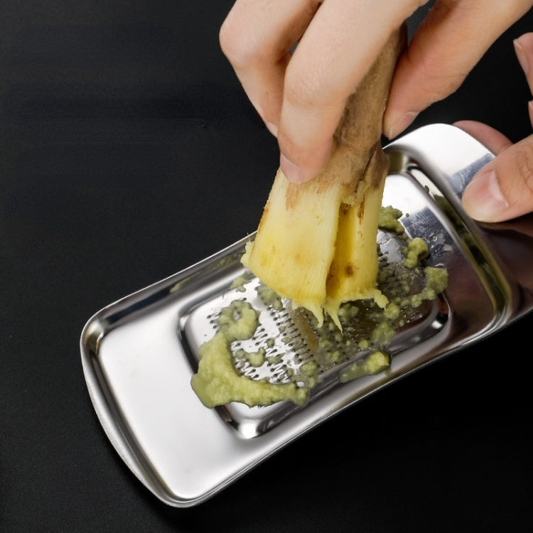 KS1001 Thicken Stainless Steel Ginger Garlic Vegetable Puree Grinder with sharp grinding teeth and concave design for efficient food preparation.