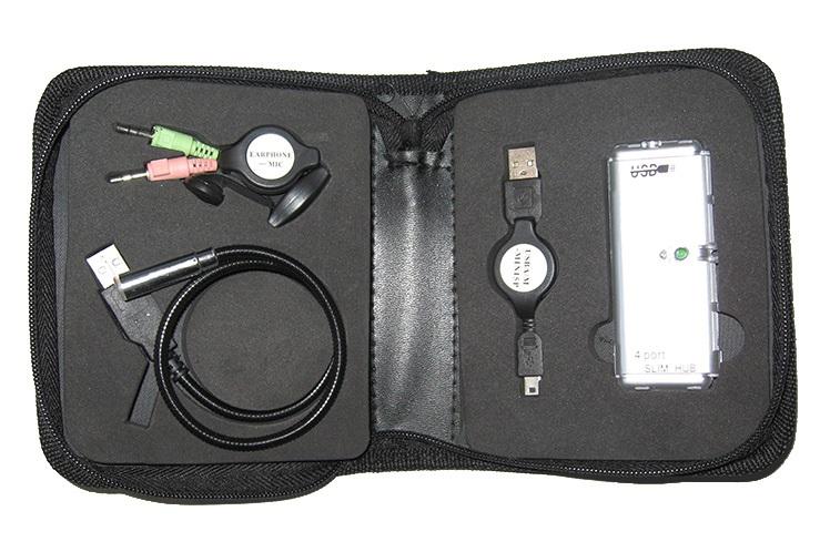 Leader MobilityKit for Notebooks featuring USB adapter, earphone, microphone, USB light, and 4-port hub.