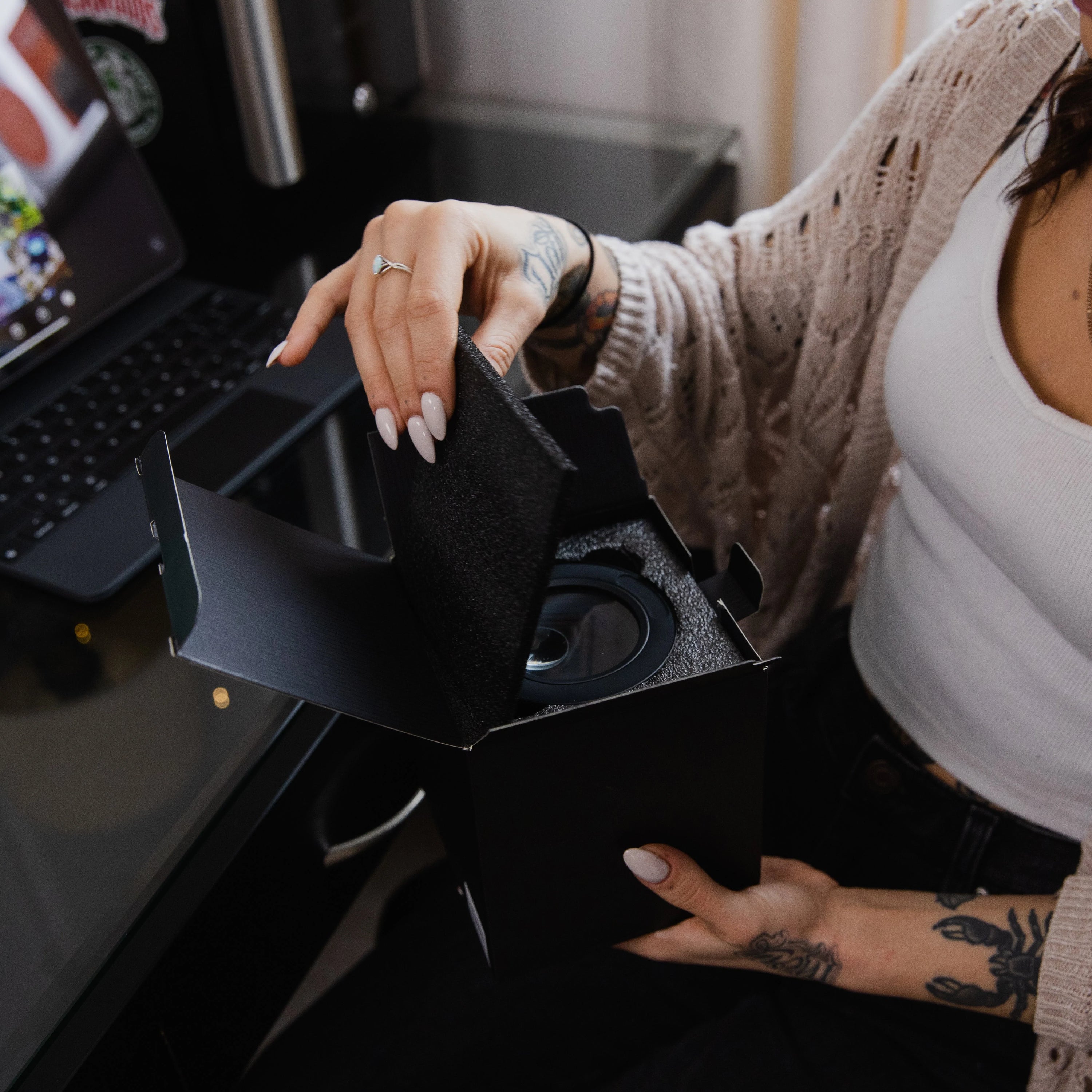 MasonBrite Magnified Light Jar Display Stash Kit v3.0 with LED lid and airtight screw-on lid, showcasing cannabis storage.