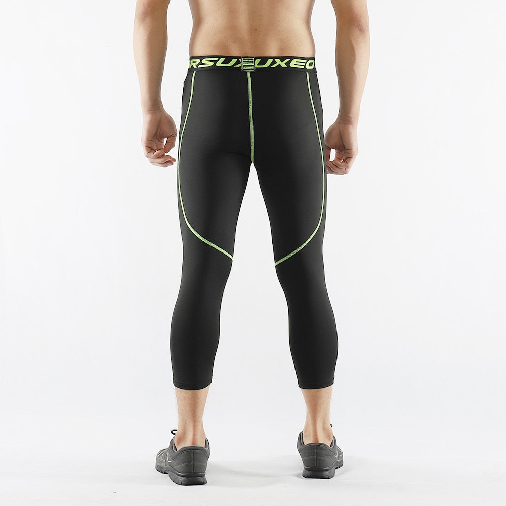 ARSUXEO Men's 3/4 Sports Compression Tights in solid black, showcasing the sleek design and high-quality fabric suitable for running and gym workouts.