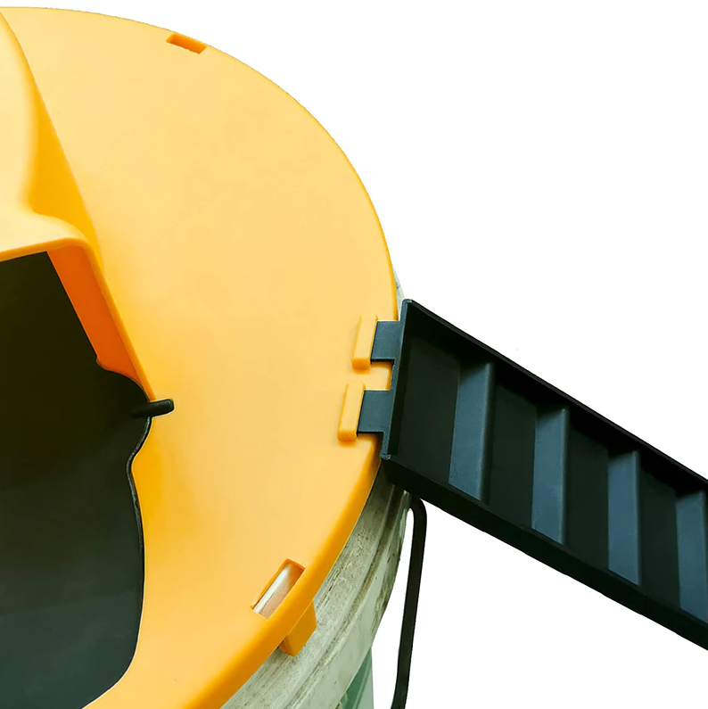 Mouse Rat Trap Flip & Slide designed for humane rodent capture, featuring a flip-top mechanism for easy use with a standard 5-gallon bucket.