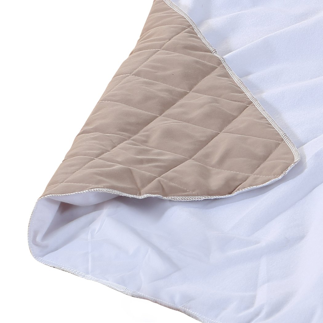 Two reusable waterproof pet training pads measuring 70x80 cm, designed for puppies and cats, featuring a soft surface and waterproof backing.