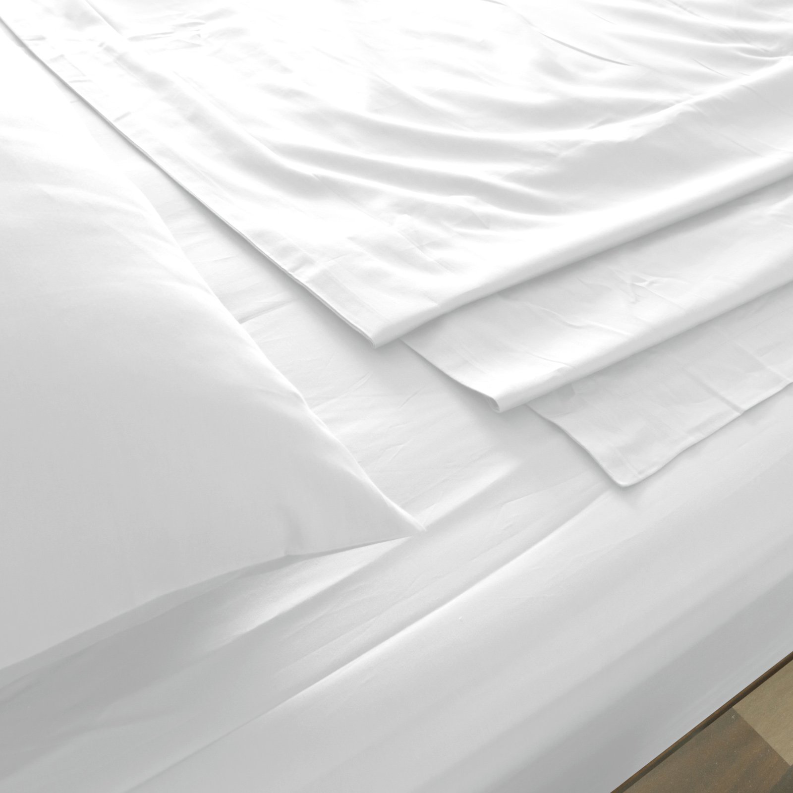 Royal Comfort 1000 Thread Count Bamboo Cotton Sheet and Quilt Cover Set featuring a luxurious blend of bamboo and cotton in elegant design.