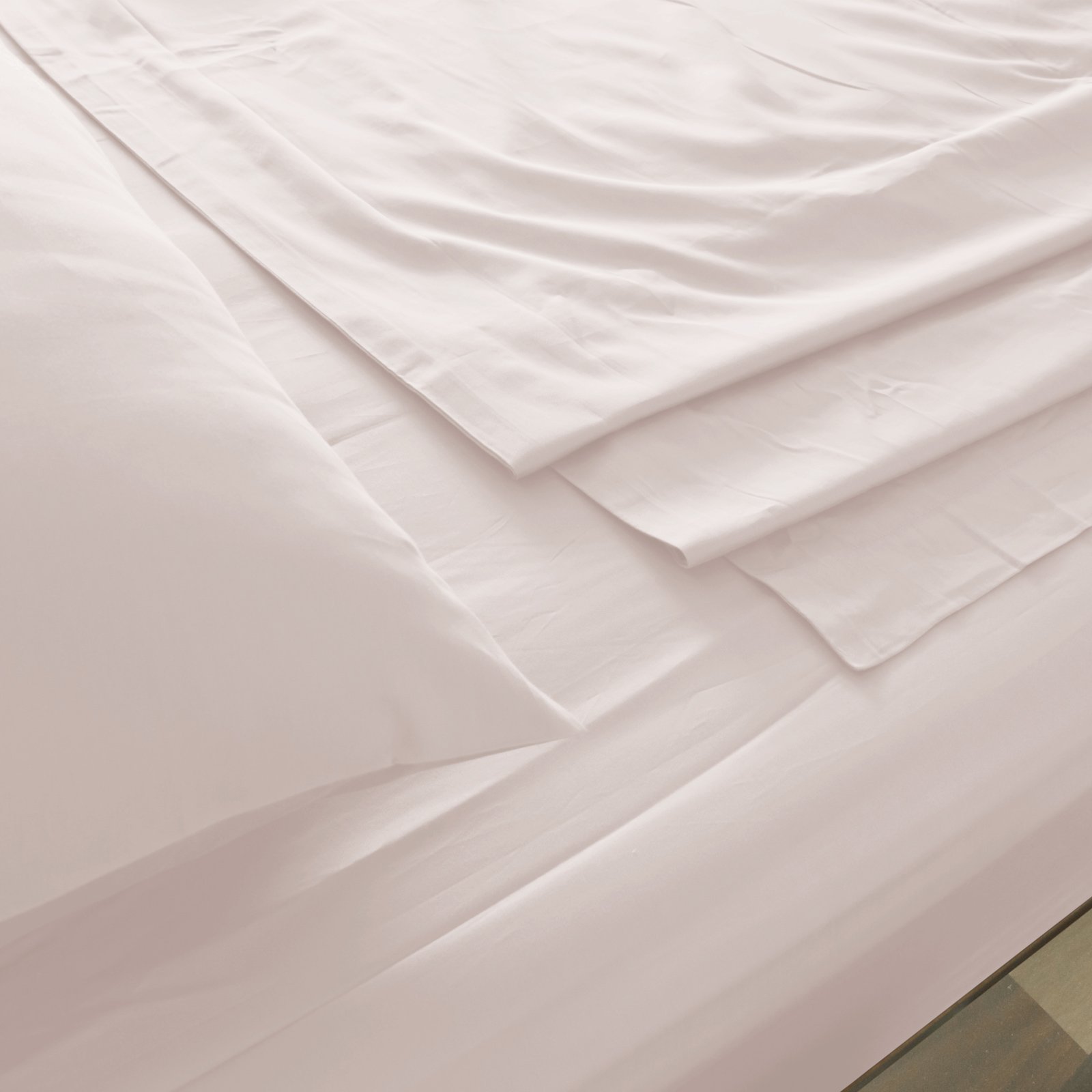 Royal Comfort 1000 Thread Count Bamboo Cotton Sheet and Quilt Cover Set featuring luxurious fabric blend and elegant design.