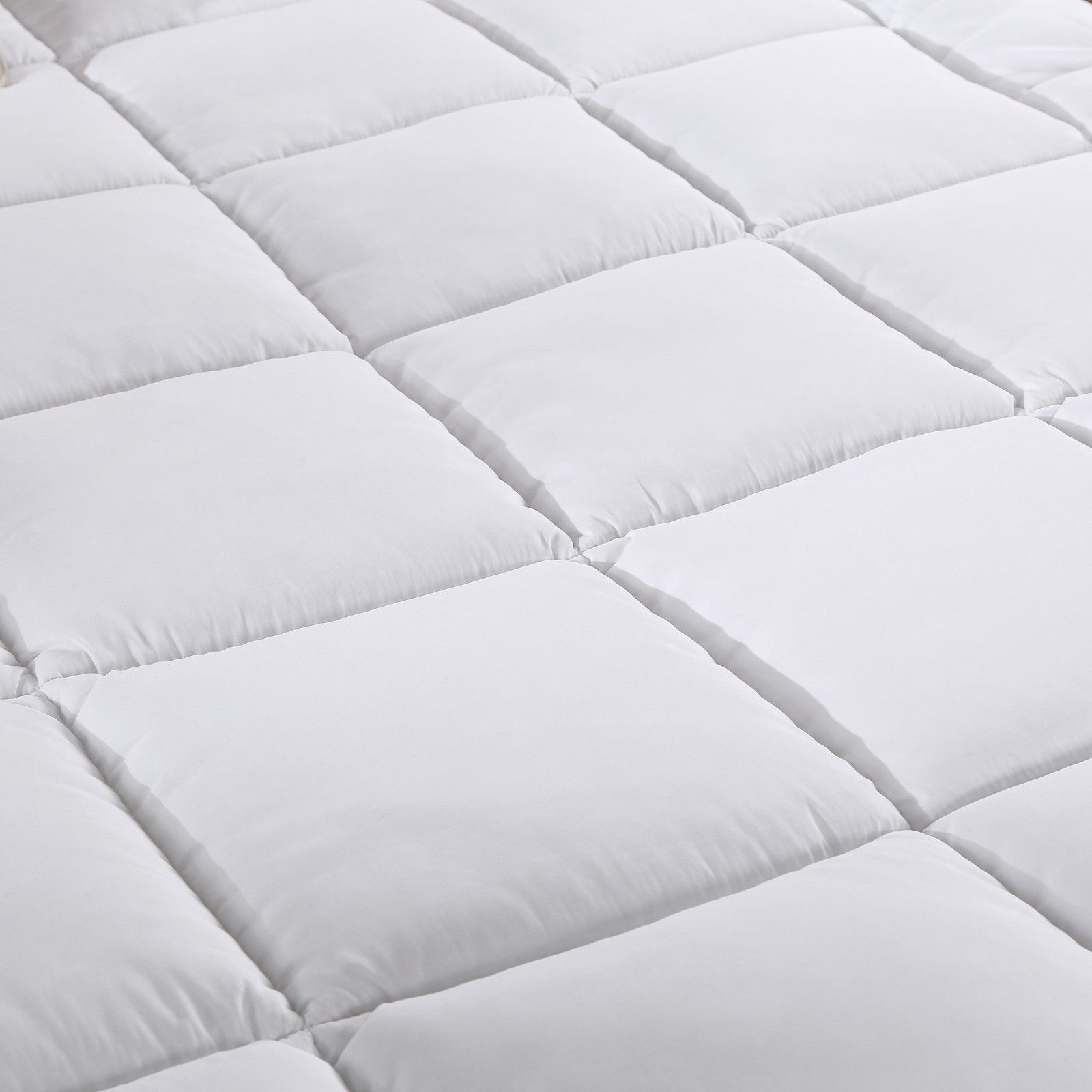 Royal Comfort 1000GSM Memory Mattress Topper Cover Protector Underlay with plush microfibre filling and fitted skirt.