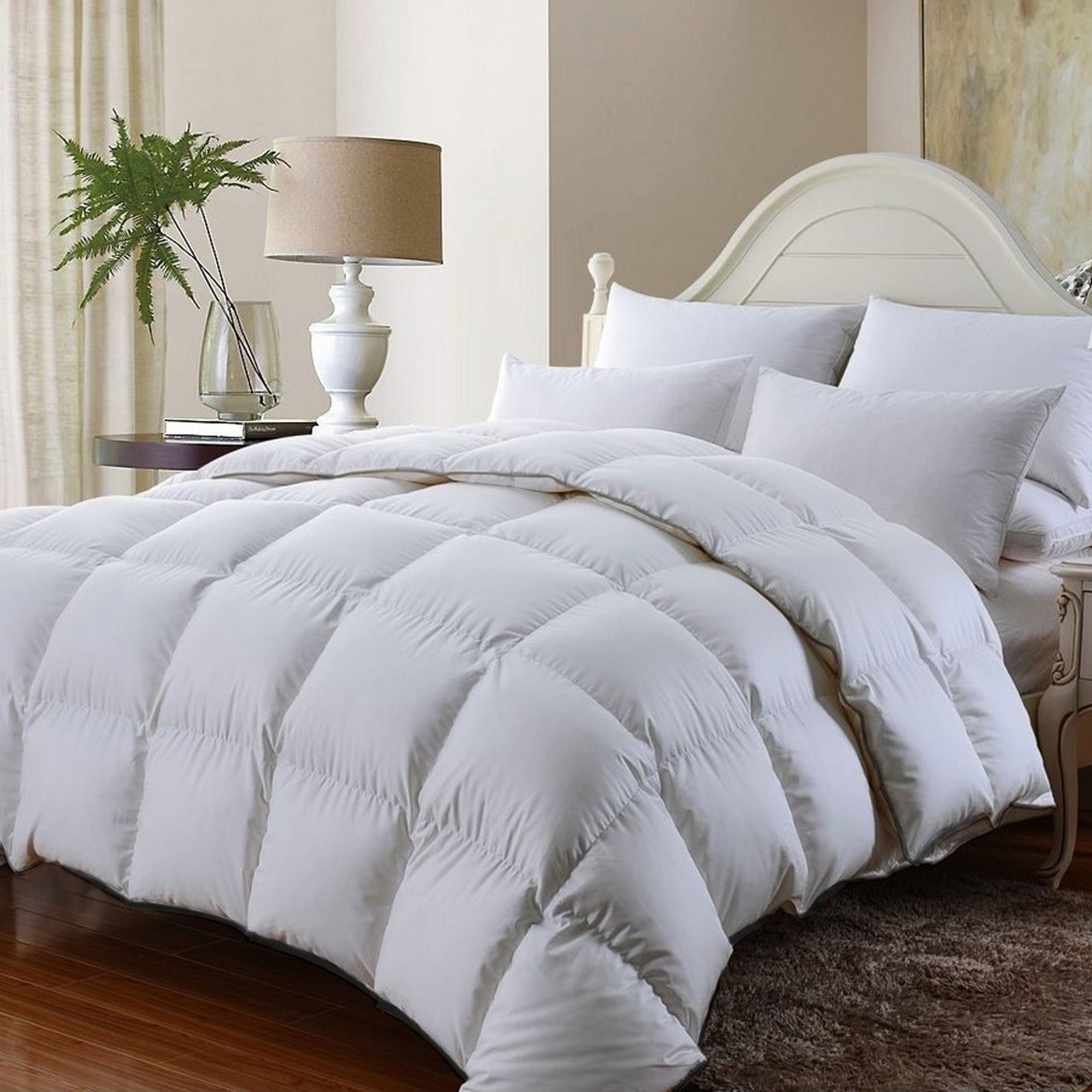 Royal Comfort 350GSM Luxury Soft Bamboo All-Seasons Quilt Duvet Doona, showcasing its soft sateen weave cover and luxurious design.