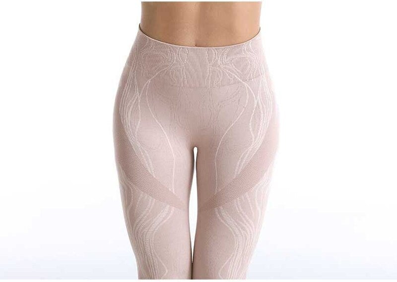 Seamless gym set featuring high waist leggings and sports bra in leopard pattern, available in black, pink, and blue.