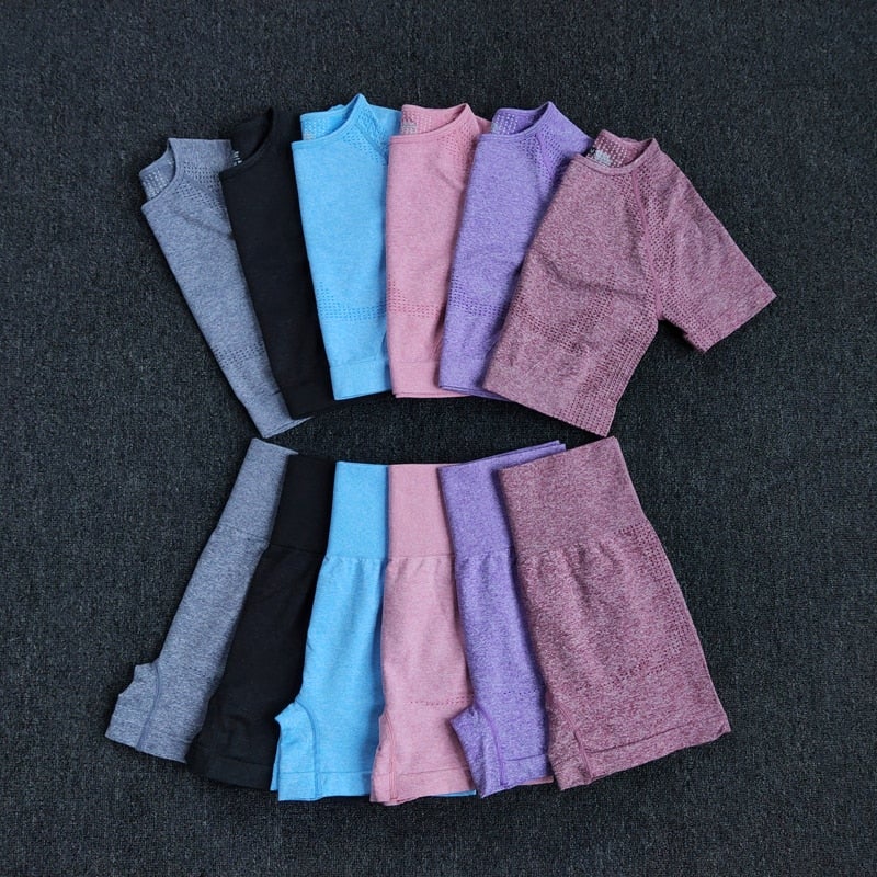 Seamless Women Yoga Set featuring a crop top and fitness shorts in stylish polka dot design, available in multiple colors.