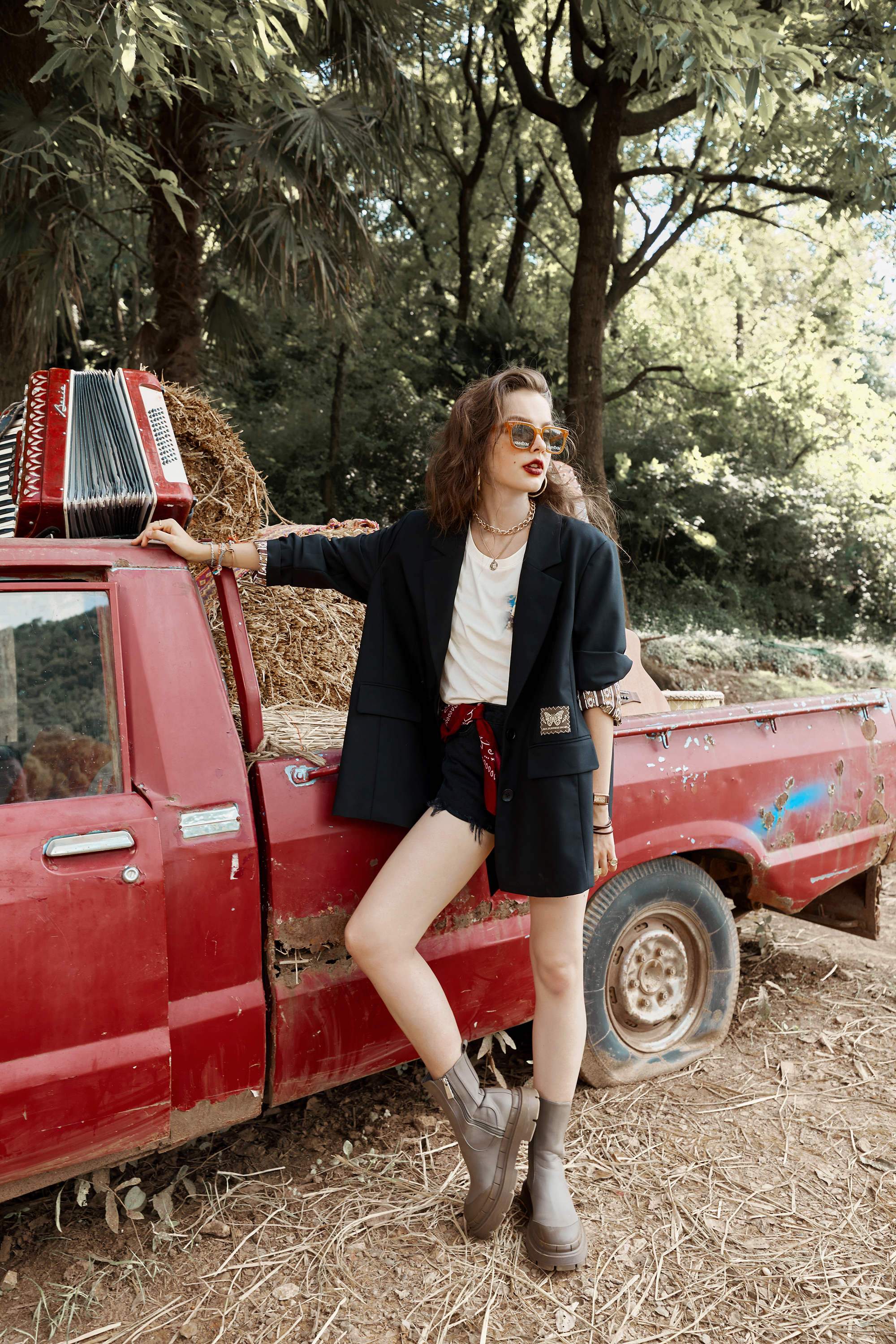 A stylish Solid Chic Single Breasted Korean Blazer for women, featuring a notched collar and oversized fit, perfect for autumn wear.