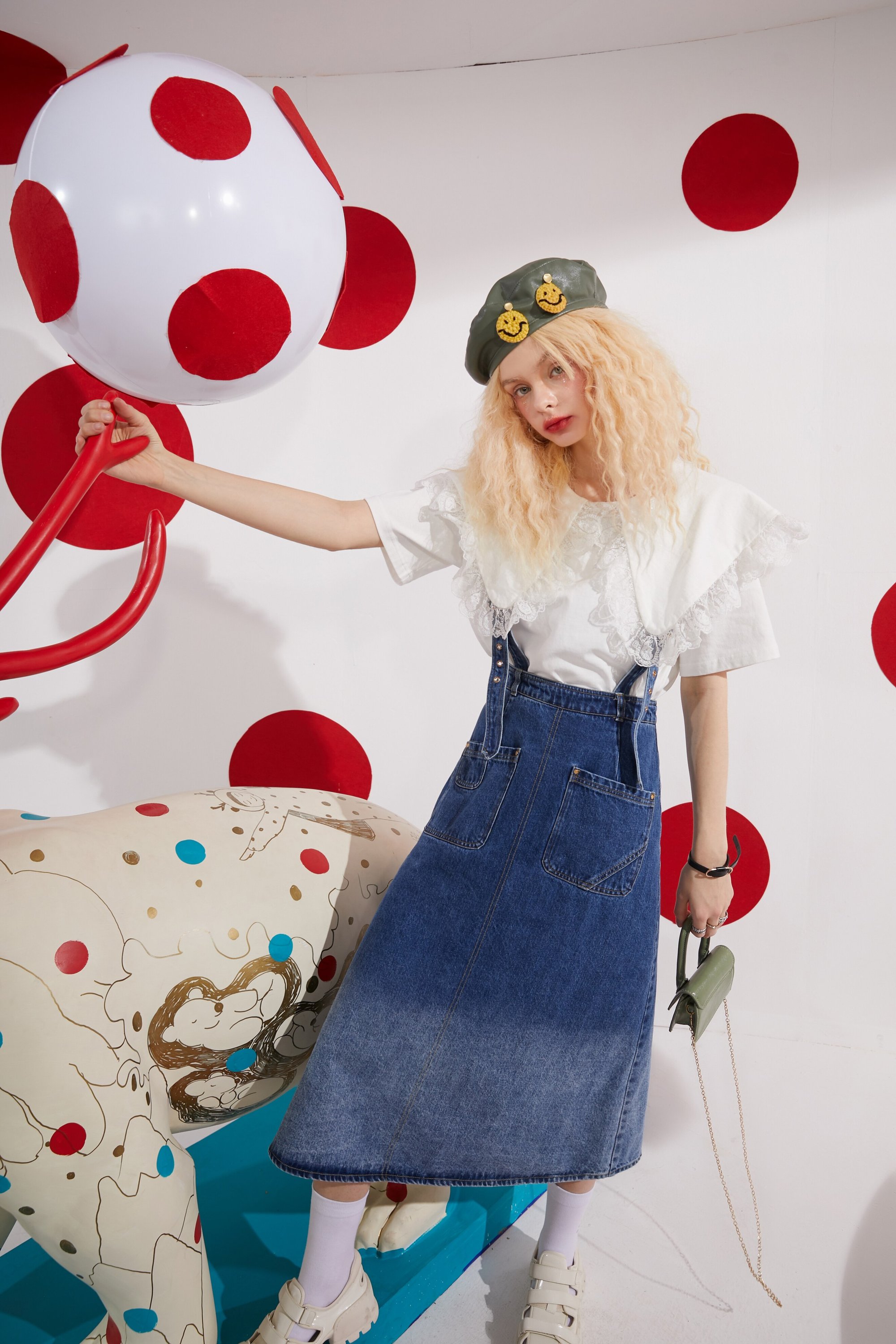 Solid Pure Contrast Lace Casual T-Shirt for women, featuring a minimalist design with short sleeves and a turn-down collar in classic white.