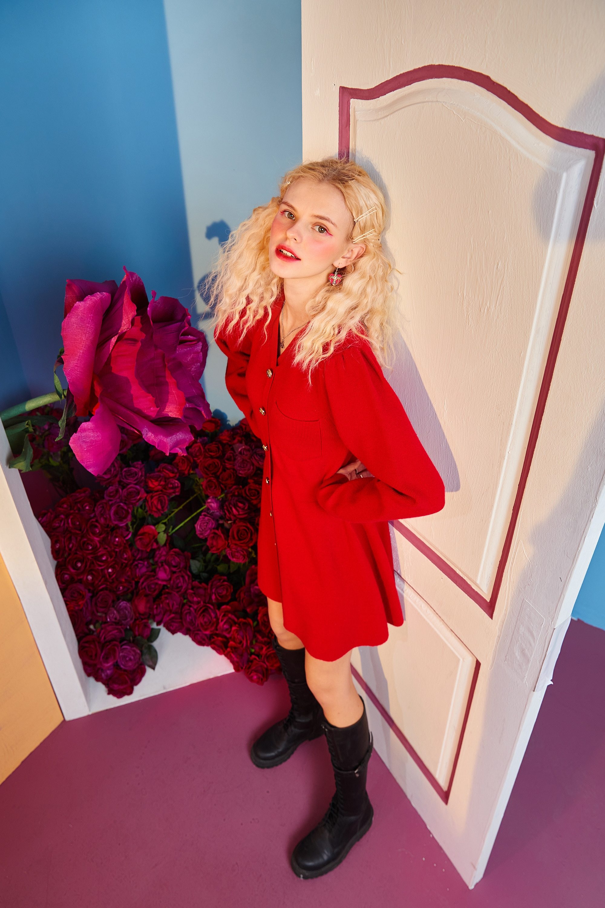 Solid Pure High Waist Casual Knit Mini Dress in black and red, featuring an A-line silhouette and O-neck design, perfect for spring and autumn.