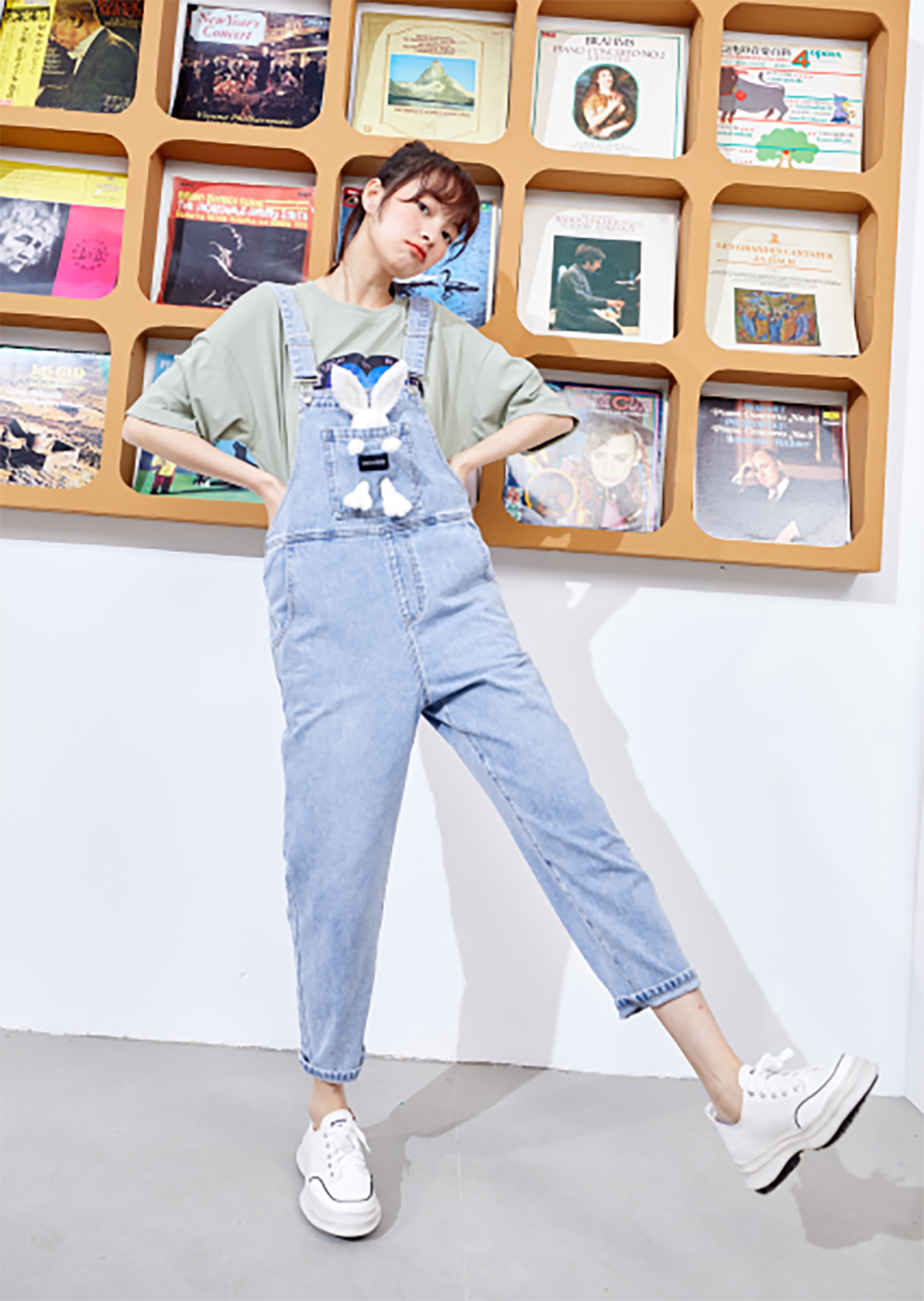 Solid Rabbit Applique Casual Women Overall Denim Jeans featuring a playful rabbit design, high waist, and ankle-length cut, perfect for summer wear.