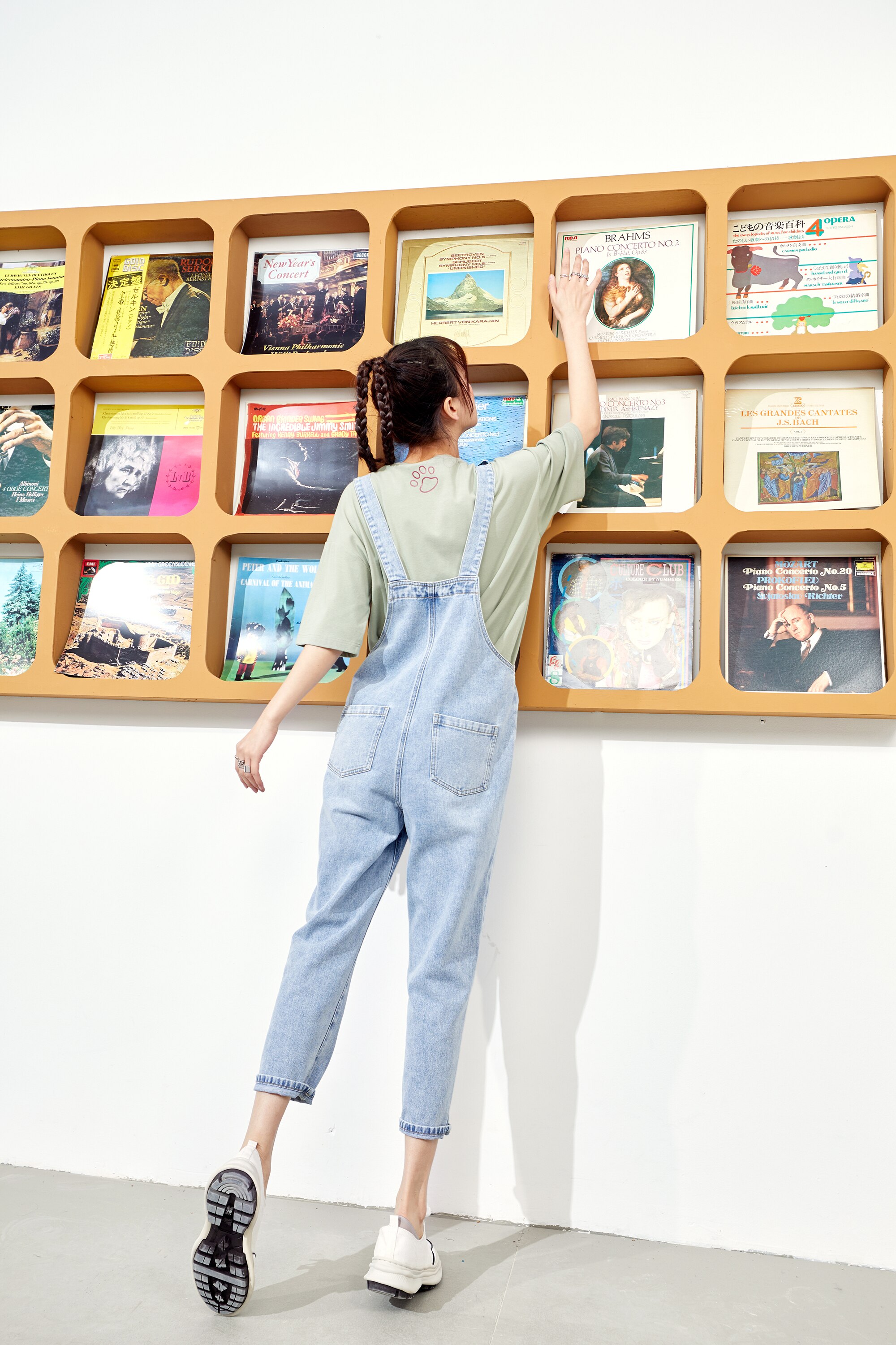 Solid Rabbit Applique Casual Women Overall Denim Jeans featuring a playful rabbit design, high waist, and ankle-length cut, perfect for summer wear.