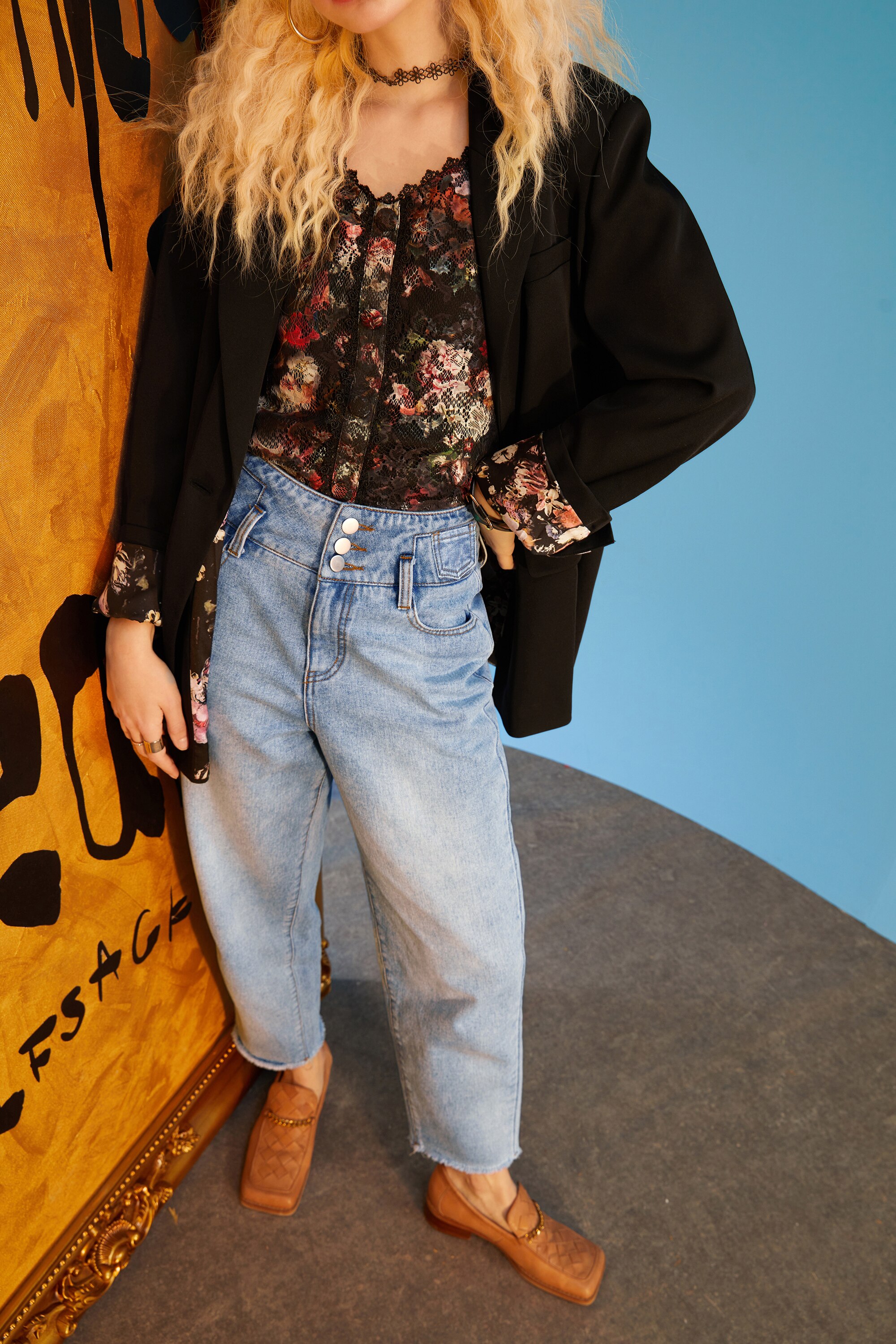 A stylish Solid Single Breasted Korean Blazer for women featuring a vintage floral pattern, perfect for spring fashion.