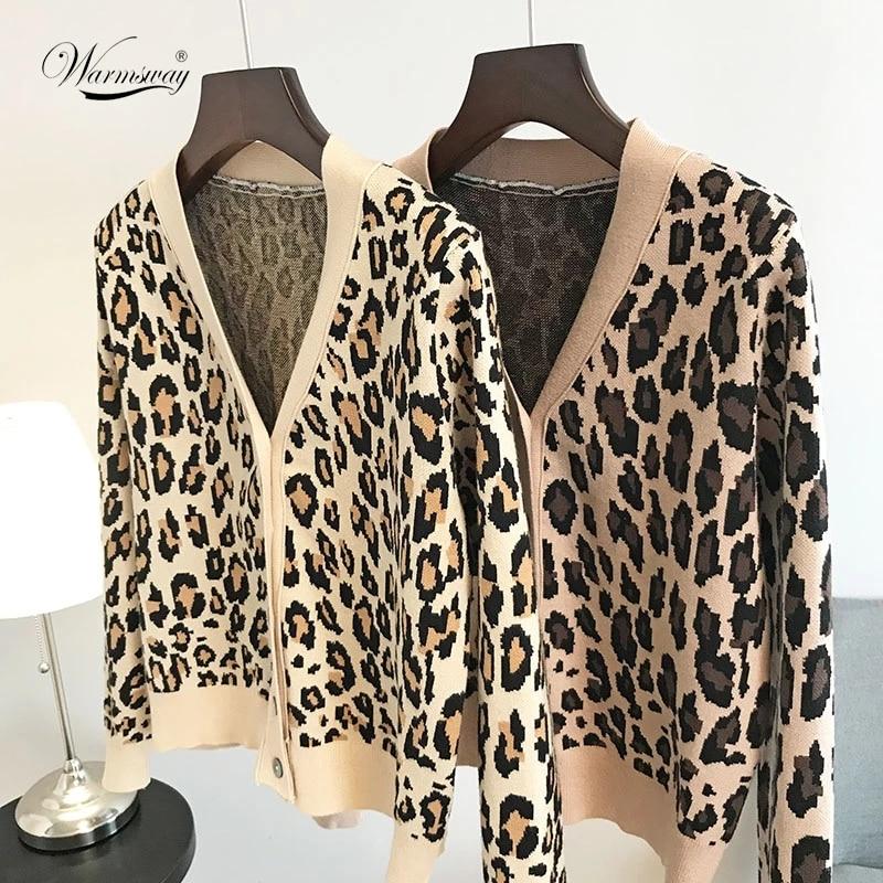 A stylish vintage leopard print knitted sweater for women featuring a V-neck design, perfect for spring and autumn wear.