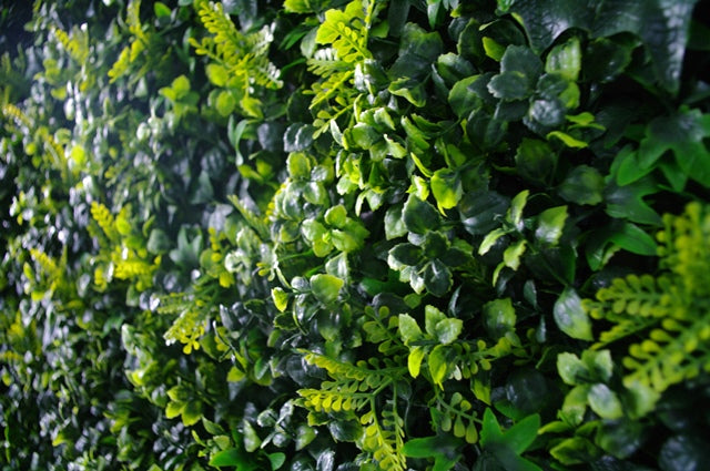 Spring Sensation UV Stabilised hedge panel measuring 1m x 1m, featuring lush green leaves for a lifelike appearance, ideal for indoor and outdoor use.