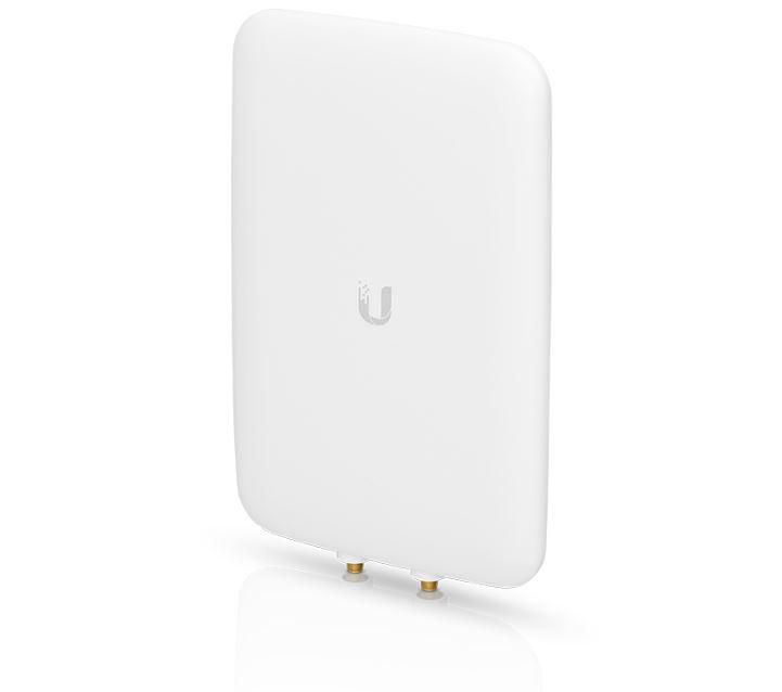 UBIQUITI Directional Dual-Band High Gain Mesh Antenna mounted on a pole, showcasing its weather-resistant design and dual-band capabilities.