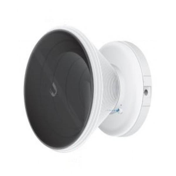 UBIQUITI IsoStation 5GHz AC with interchangeable antennas, showcasing its robust design and advanced features for optimal wireless performance.