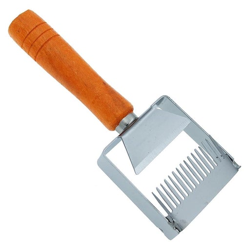 Uncapping Fork Iron Honeycomb Honey Scraper with Wooden Handle, designed for efficient honey extraction in beekeeping.