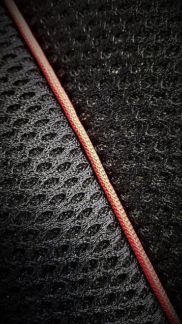 Universal 60/25 Airbag Front Seat Cover in red with blue and white piping, designed for comfort and style.