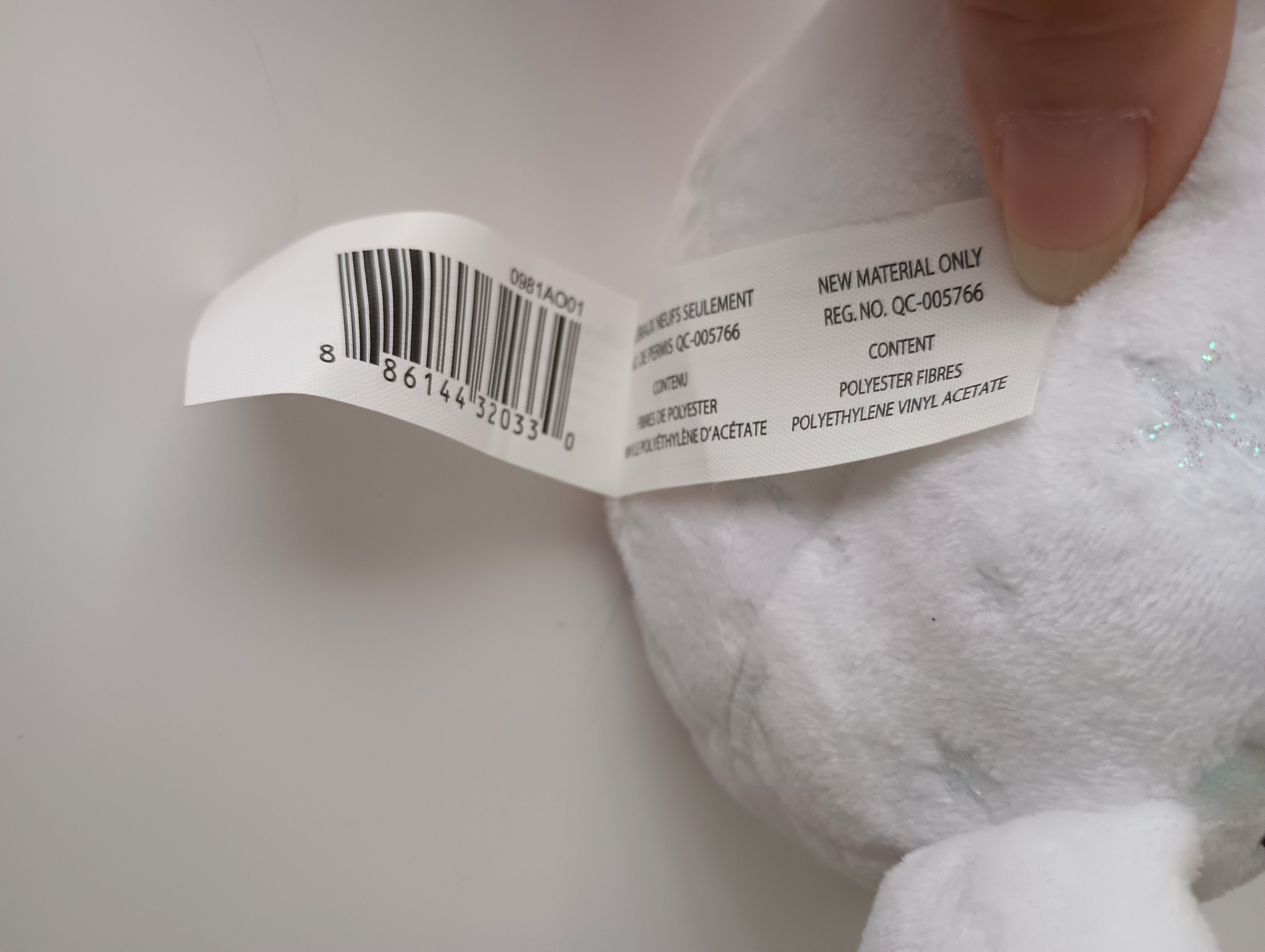 Frozen 9-inch Olaf stuffed animal from Disney, featuring a soft white design, perfect for children aged 3 and above.