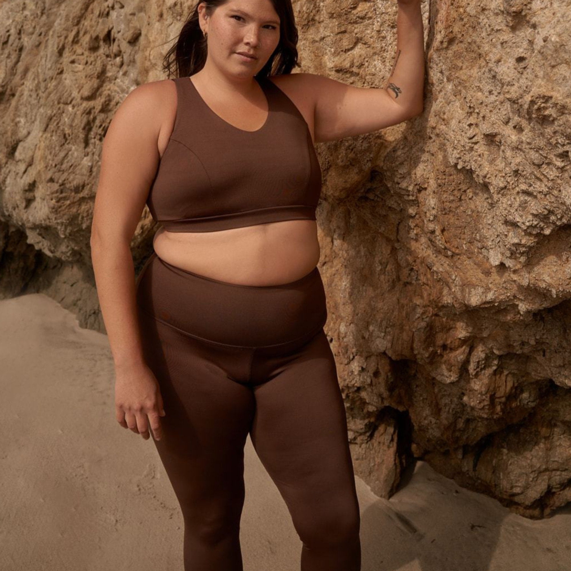 Hi-Rise Leggings in Bark Solid Shimmer showcasing a stylish shimmer finish and high-rise design for ultimate comfort.