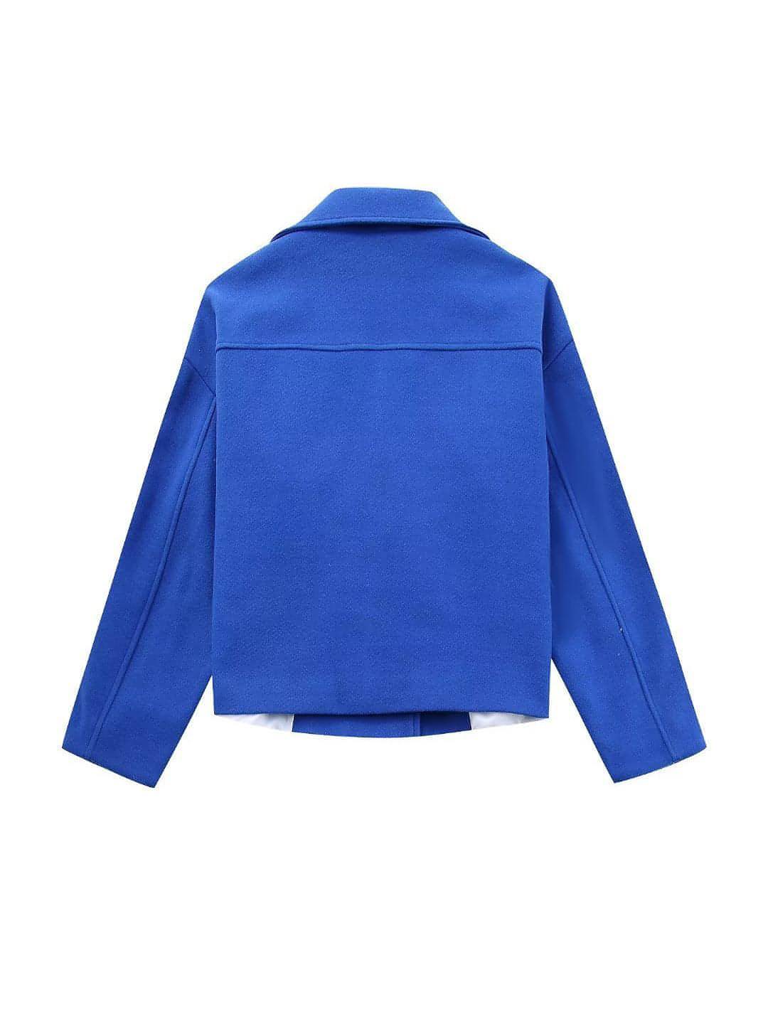 A stylish loose double-breasted short woolen coat in a chic design, perfect for winter wear.