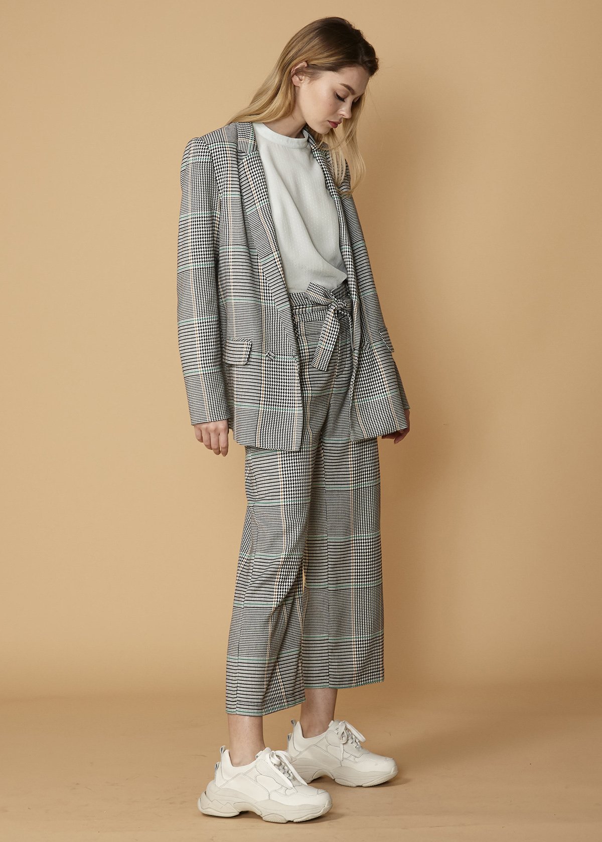 Women's Glen Plaid Blazer in Fall Glen featuring a semi double-breasted design and two front pockets, made from houndstooth plaid fabric.