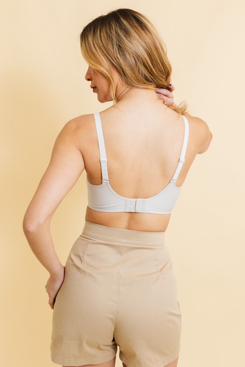 Body Make Up Smooth Wire-free Bra in a soft fabric, showcasing its seamless design and wire-free support, perfect for all-day comfort.