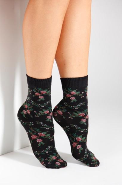 BARI 60DEN women's socks featuring a stylish red rose pattern on a black and lilac background, perfect for everyday wear.