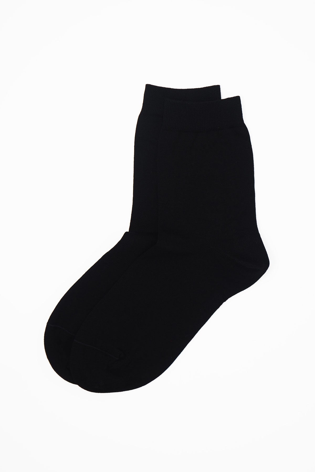 Classic Women's Socks in black made from luxurious Mercerised Egyptian cotton, featuring a seamless toe design for ultimate comfort.