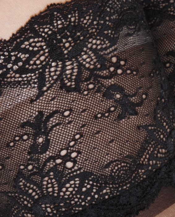 DESIDERIO 20 DEN black hold-ups for women with lacy silicone edge and sheer toe design.