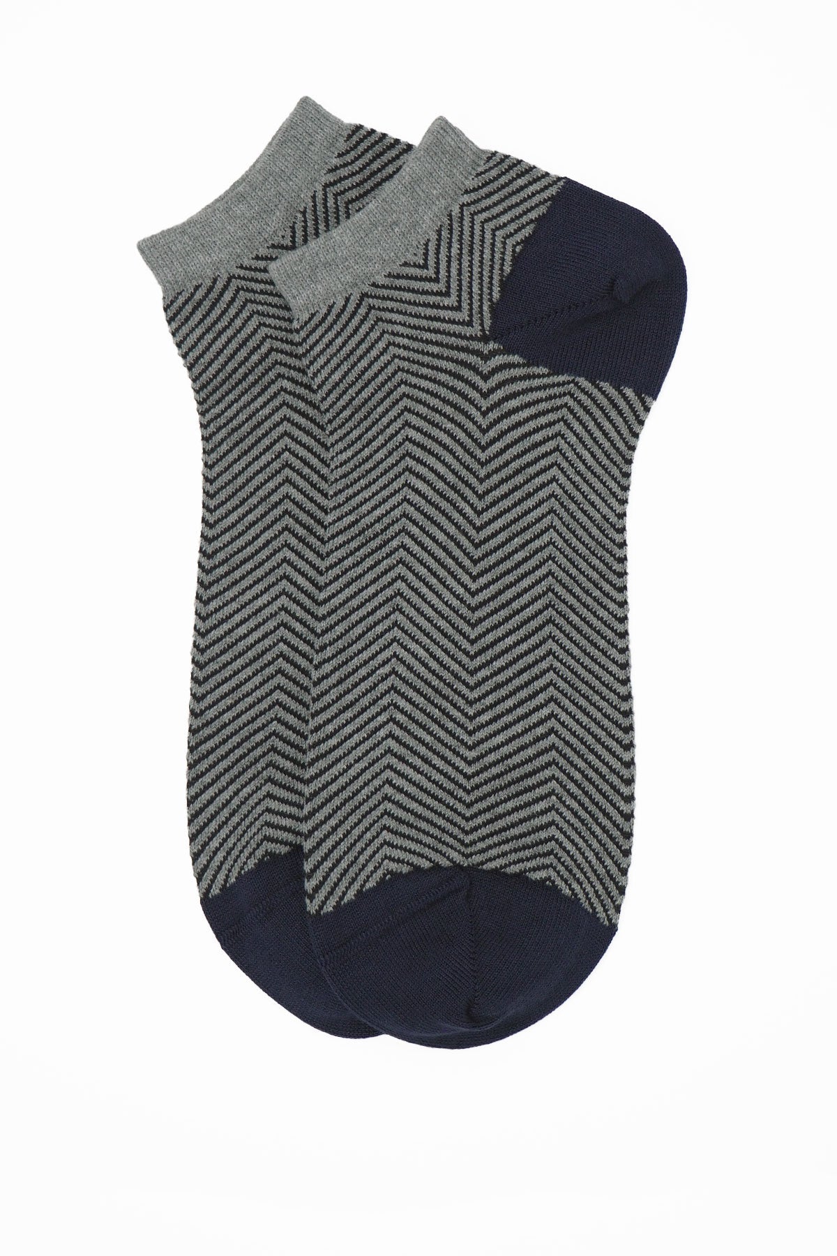Lux Taylor Men's Trainer Socks in grey with black zigzag pattern and navy heel and toe, showcasing luxury and style.