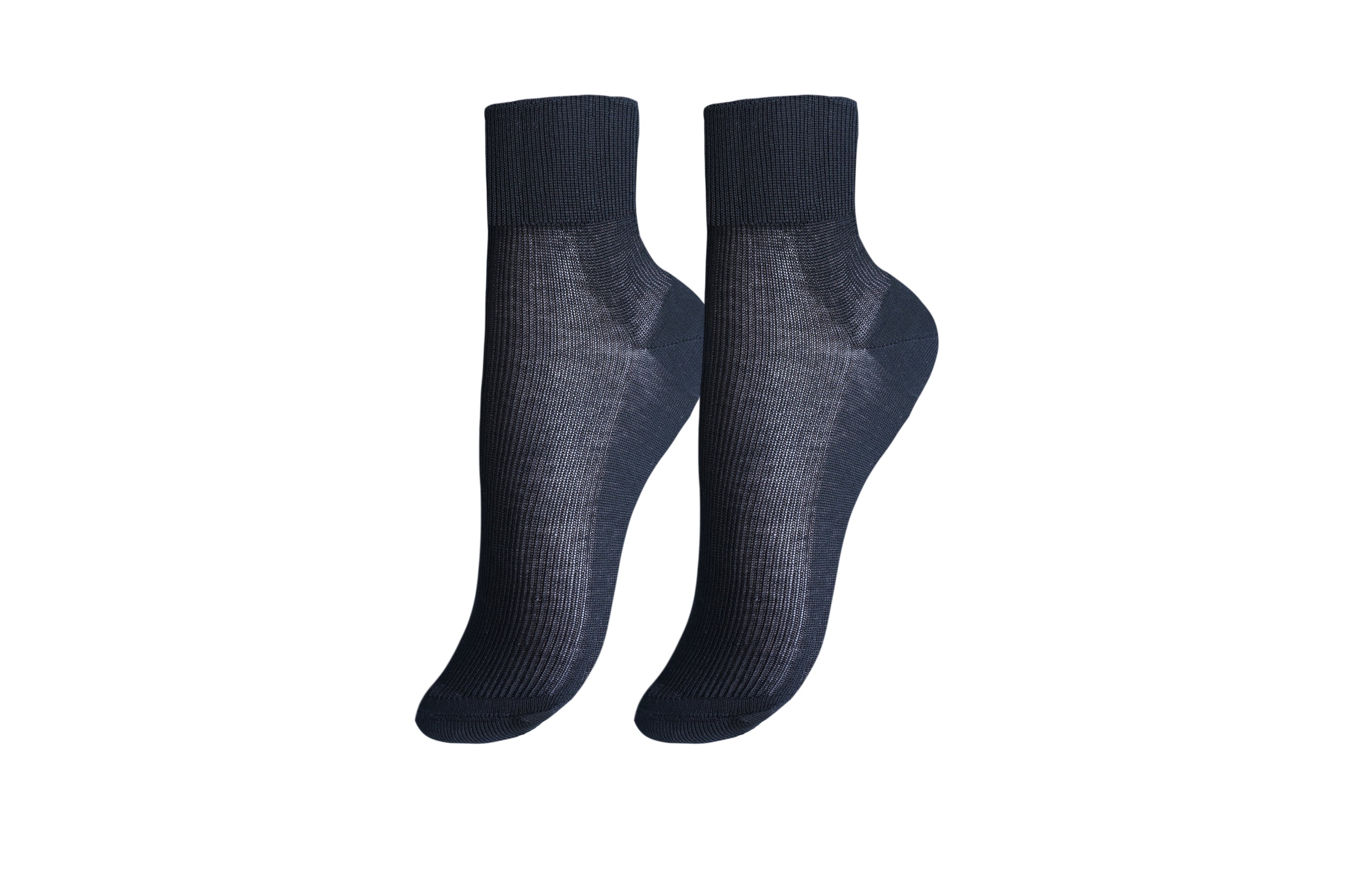 A pair of tittimitti® 100% Mercerized Cotton 'Filo di Scozia' Women's Ankle socks, showcasing their luxurious texture and elegant design.