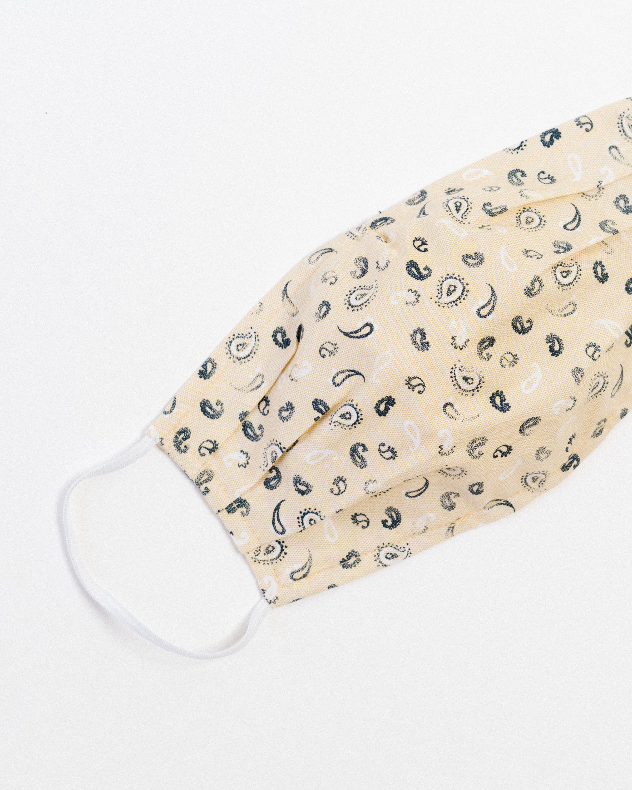 Berkeley Face Mask made of breathable 100% cotton, featuring a double-layered design with pleats for comfort and a pocket for filters.