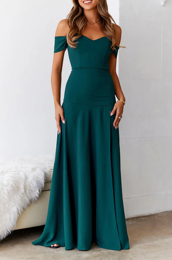 Elegant long green dress with off-the-shoulder design, short sleeves, and sweetheart neckline, featuring a long skirt with an opening.