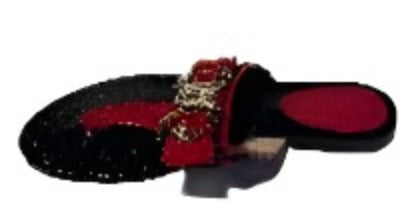 A pair of stylish women's fashion flat sandals with a chic Chloe design, showcasing their comfortable and lightweight features.