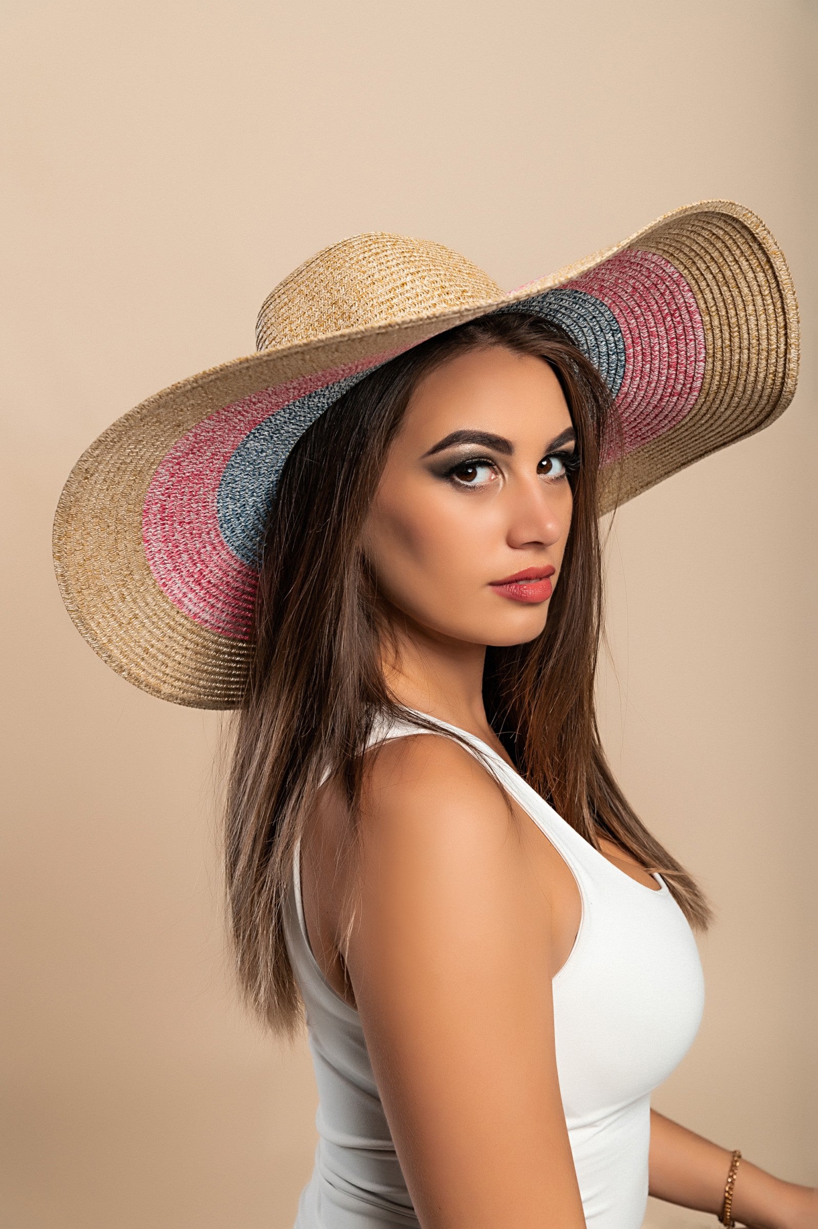 Multicolor fashion hat ART2066 with a round shape, perfect for stylish outfits.