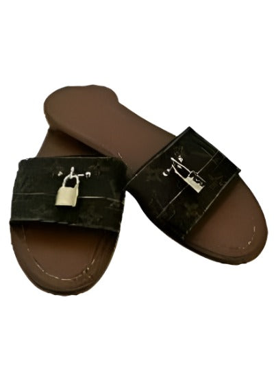 A pair of stylish women's fashion sandals featuring a luxurious LV design, showcasing high-quality craftsmanship and comfort.