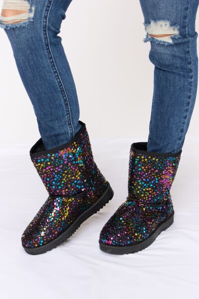 Forever Link Sequin Thermal Flat Boots featuring sequin detailing and thermal lining for winter warmth and style.
