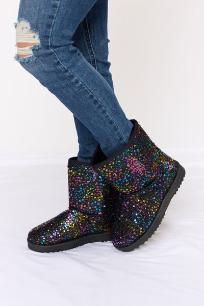 Forever Link Sequin Thermal Flat Boots featuring sequin detailing and thermal lining for winter warmth and style.