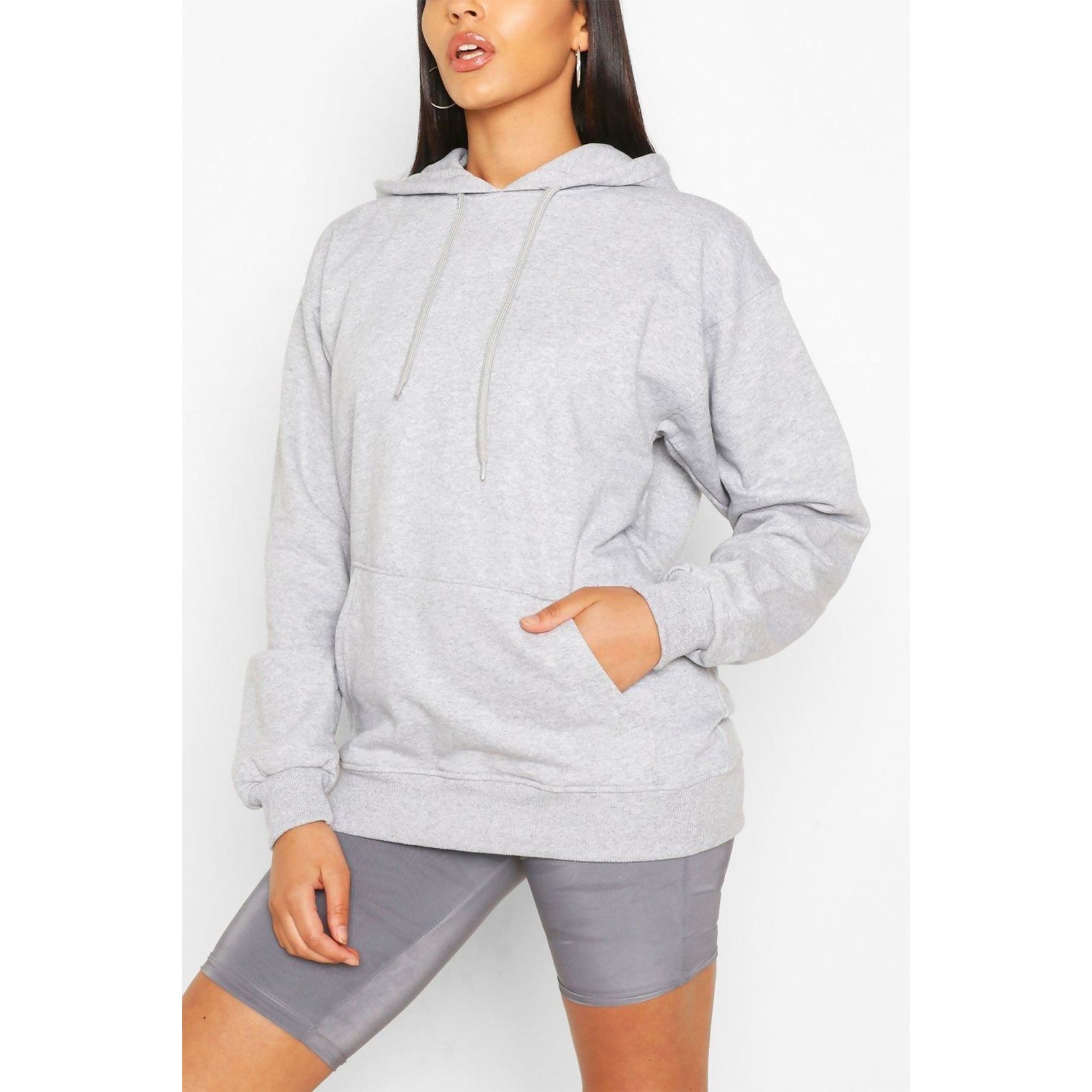 A stylish grey oversized boyfriend hoodie displayed on a mannequin, showcasing its relaxed fit and soft fabric.
