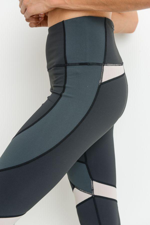 Highwaist Dragonfly Colorblock Full Leggings featuring stylish colorblock panels and a zippered pocket on the high waistband.