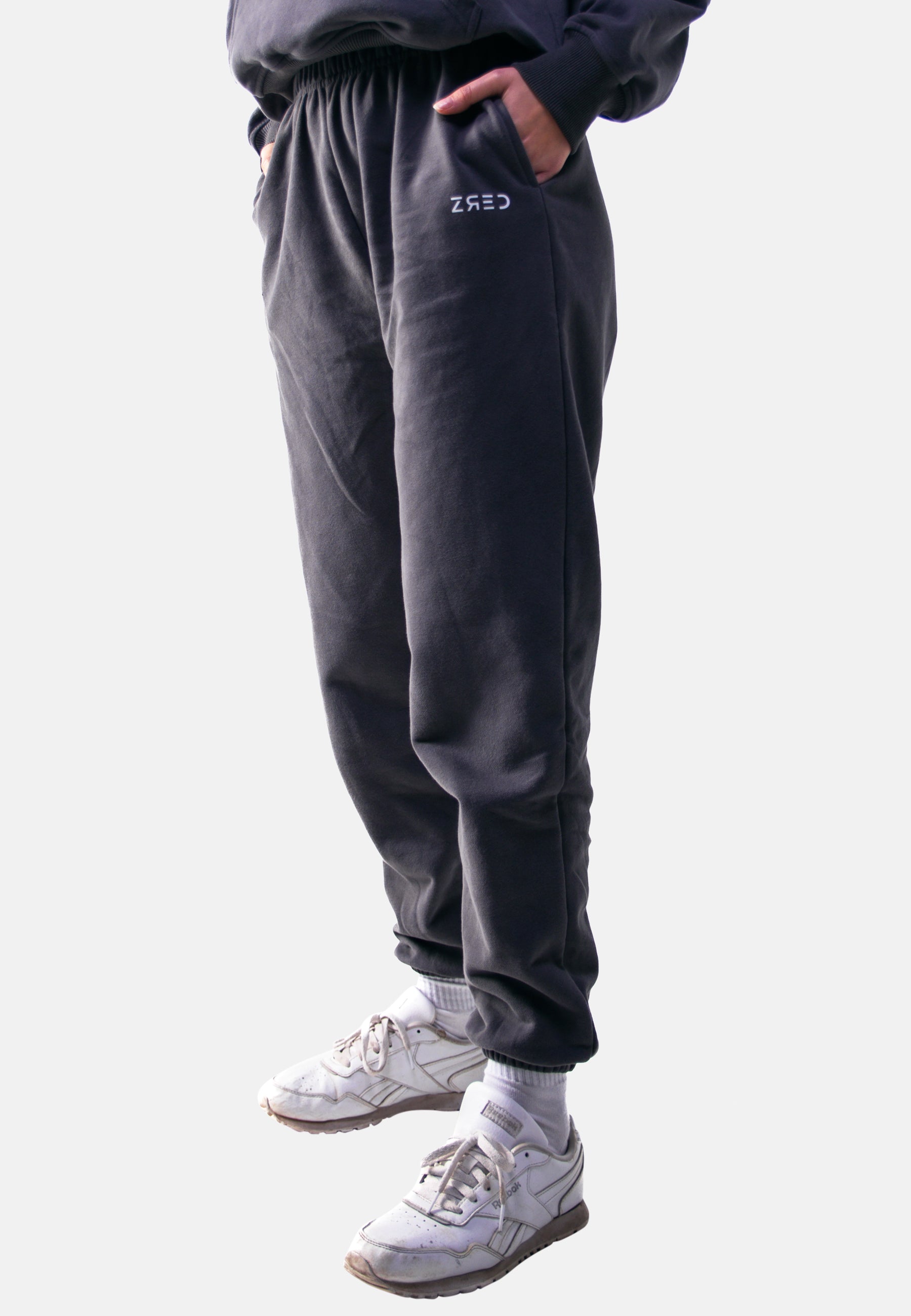 Dark grey Jogger Static for women, featuring a comfortable fit and stylish design.