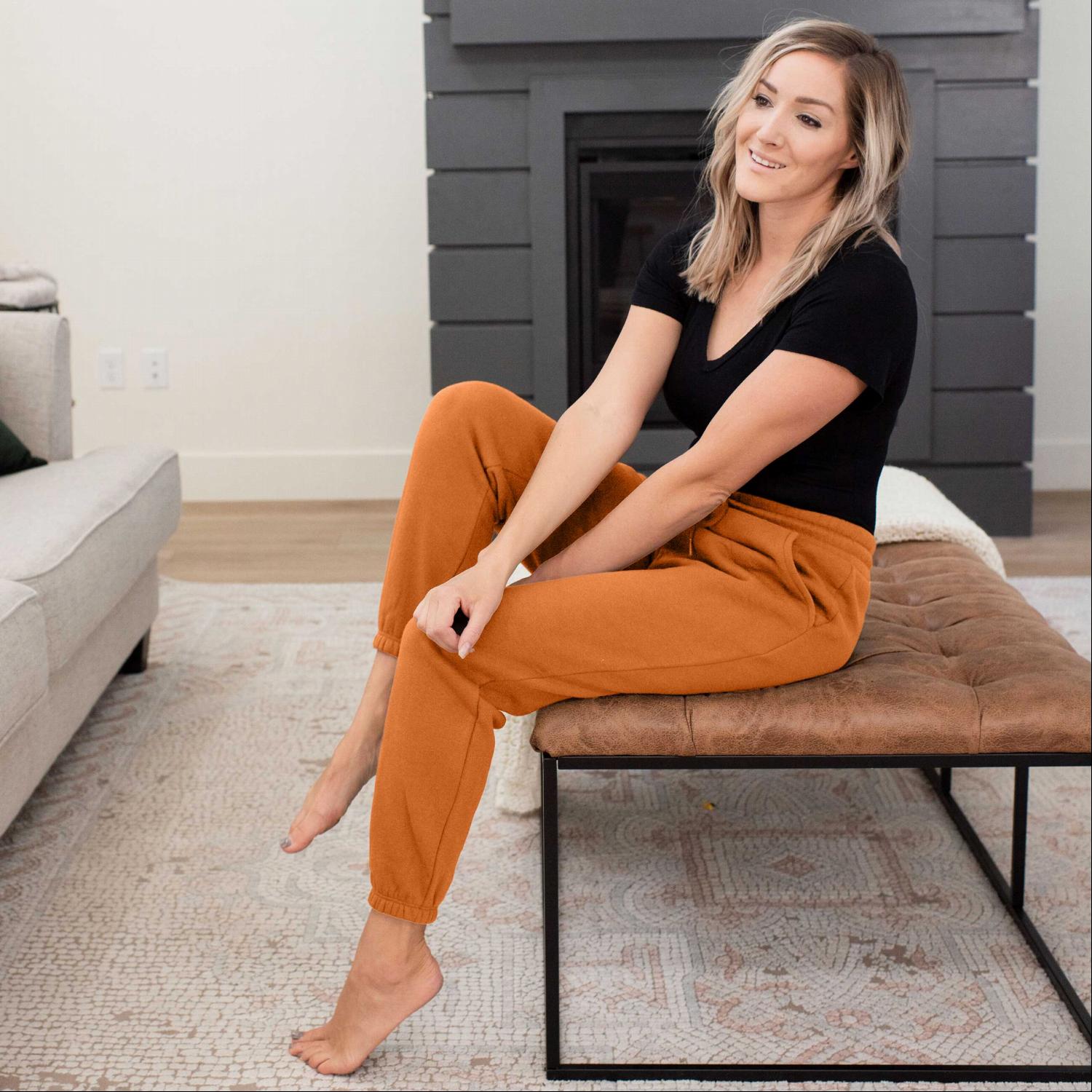 Comfortable jogger sweatpants with elastic waistband and fitted ankles, featuring side pockets for convenience.